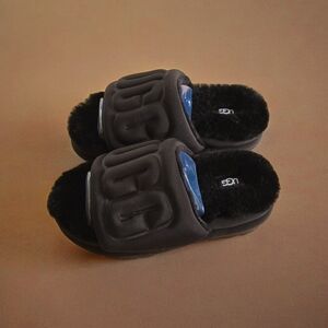 UGG PUFT SANDAL